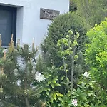 Le De Juliette Шале Жерарме